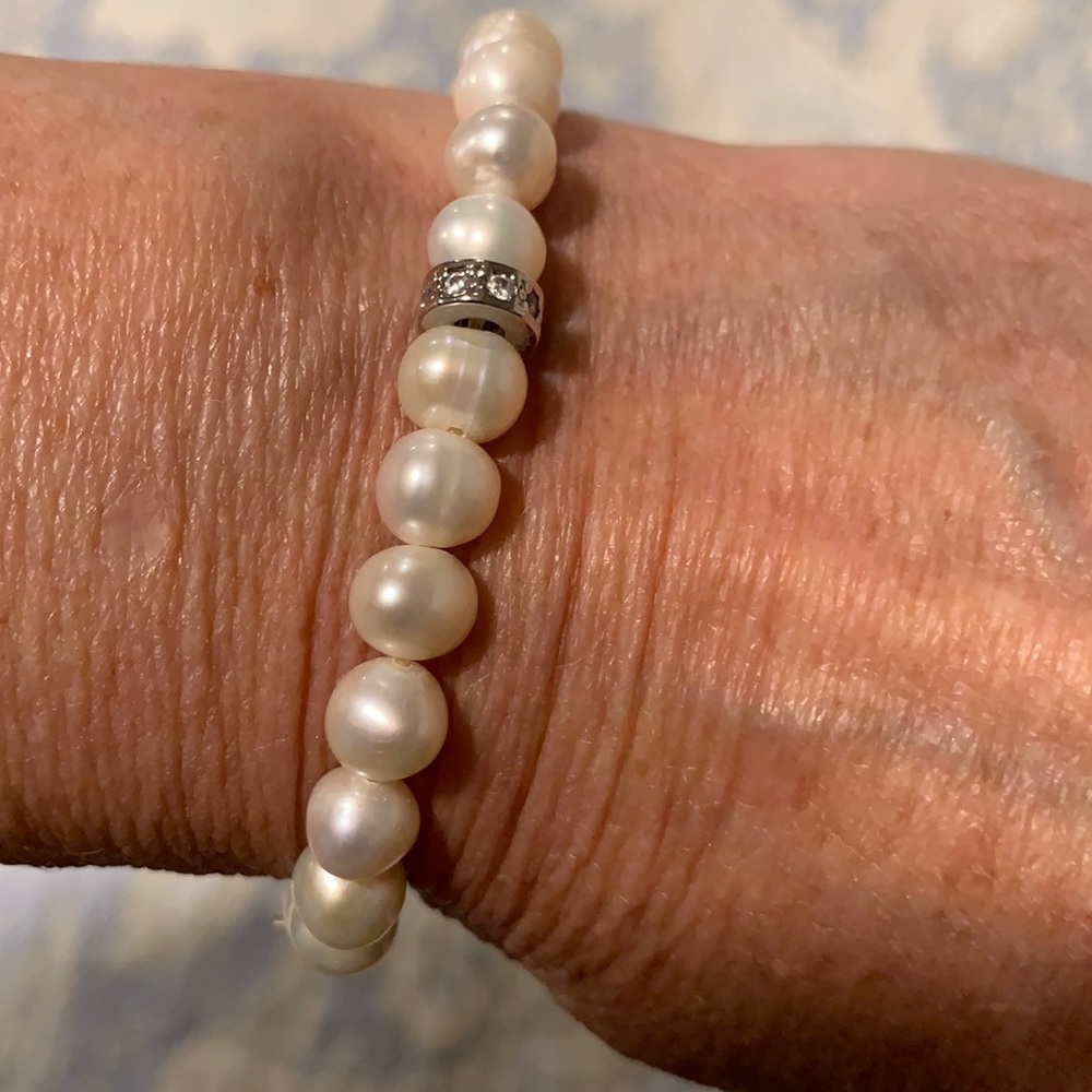 Stretch fresh water pearl bracelet